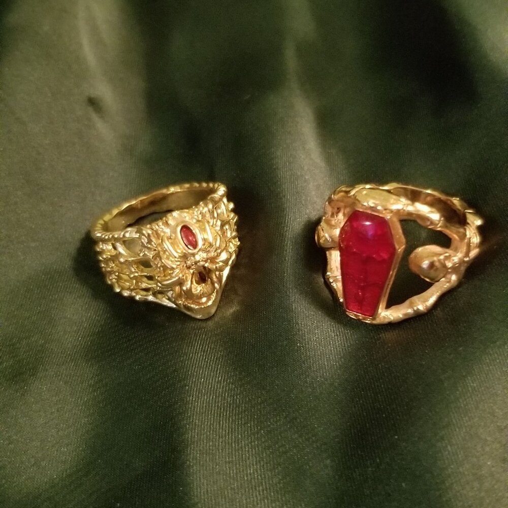 Creepy coffin and skull ring, pair, NWOT